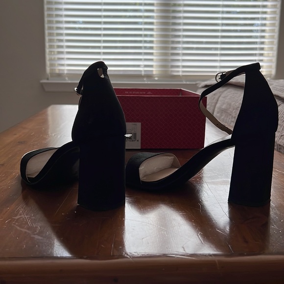 Kelly & Katie Caital Sandal / Block Heel - Picture 5 of 5